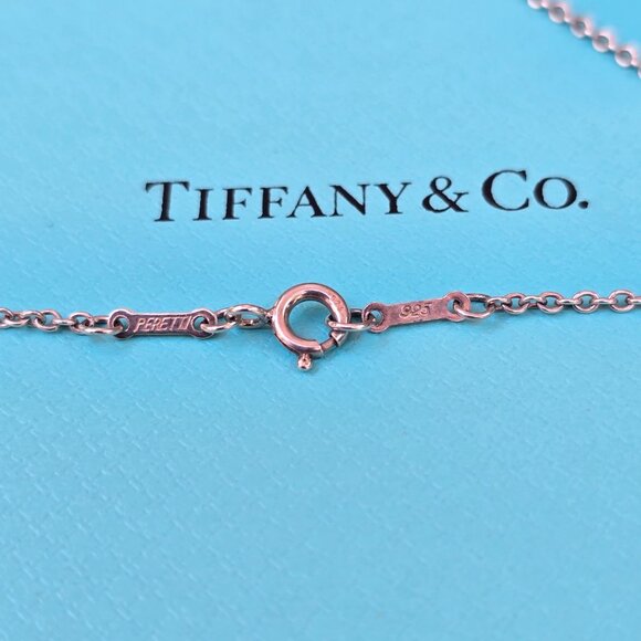 Tiffany & Open Heart Pendant. 22mm on 16" Chain - Picture 5 of 6